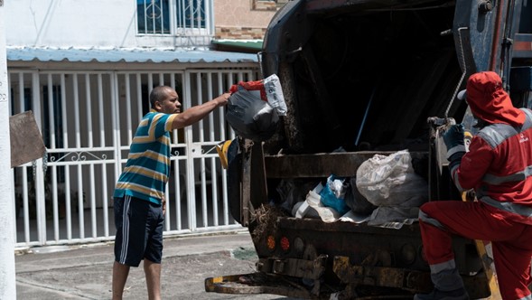 Solo 15 toneladas de residuos están pendientes de recoger en las calles de Palmira y normalizar el servicio