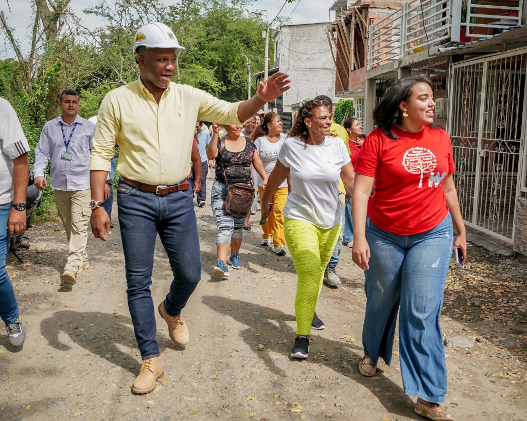 Después de más de 26 años, el barrio Los Coches por fin tendrá vías dignas