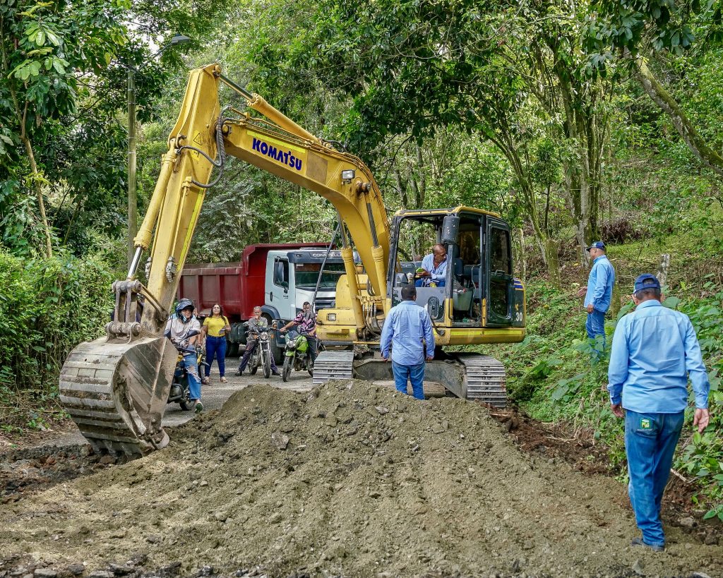 El 7 de mayo, lo anunció y el 1 de julio lo cumplió: Inician obras en la Comuna 16