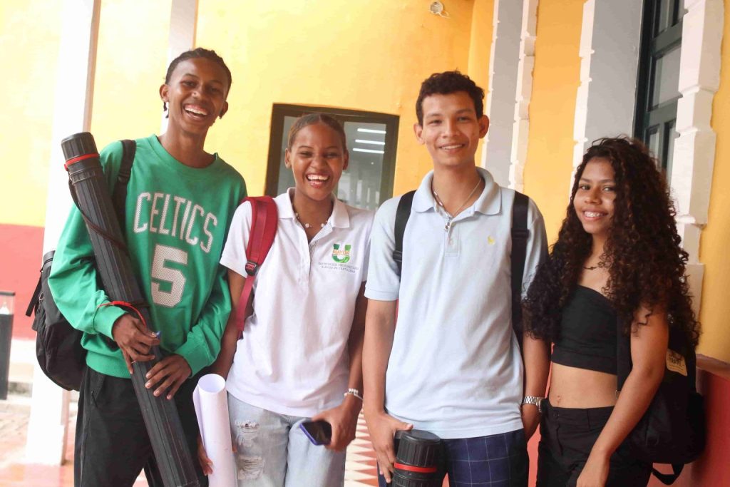 Inicia la entrega de incentivos de Renta Joven para estudiantes del SENA y universitarios