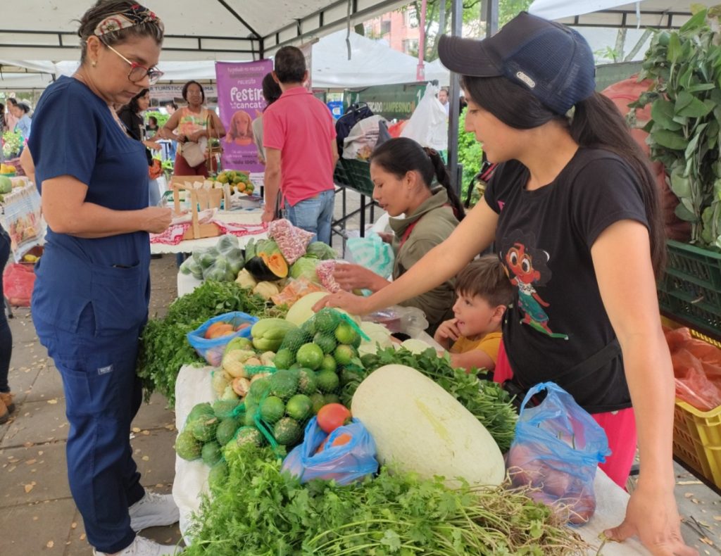 Este sábado 2 de agosto, ¡los palmiranos a mercar en la Feria Campesina en el Parque La Factoría!