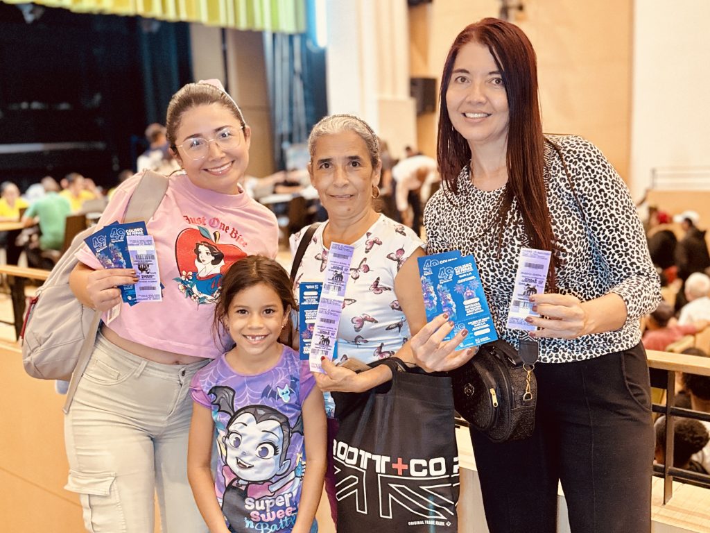 familia con boletas fiesta nacional de la agricultura