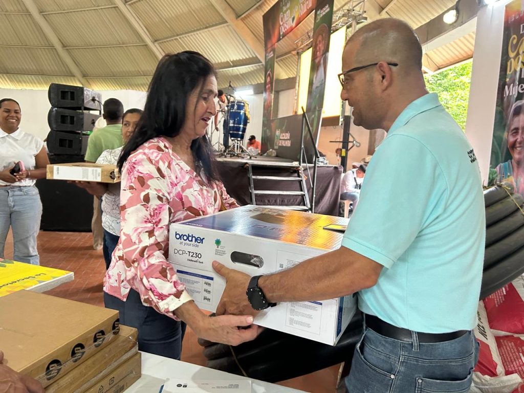 Palmira hace historia con la segunda entrega de insumos a más de 600 familias campesinas
