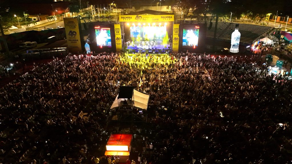 vista aérea concierto Palmira Ve tarima y público