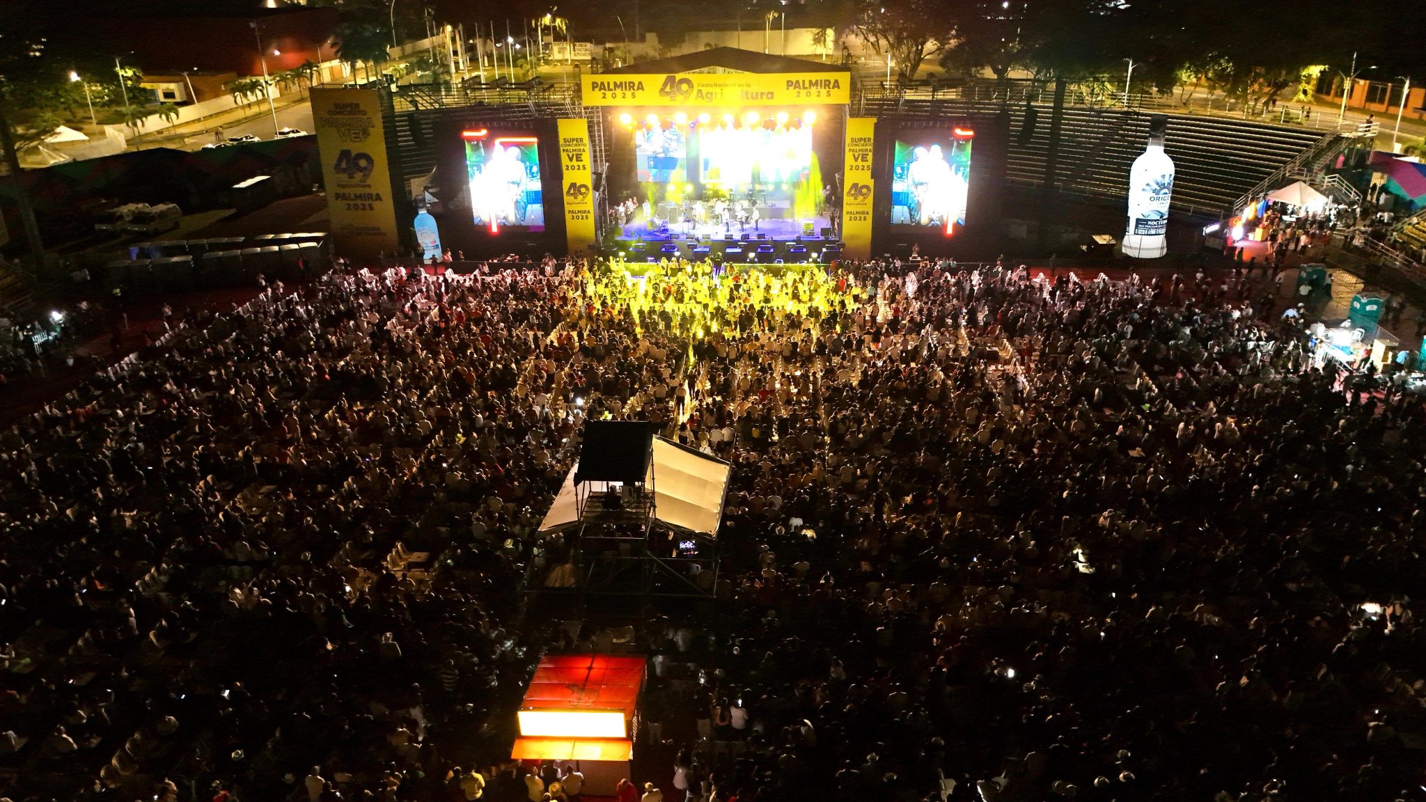 vista aérea concierto Palmira Ve tarima y público