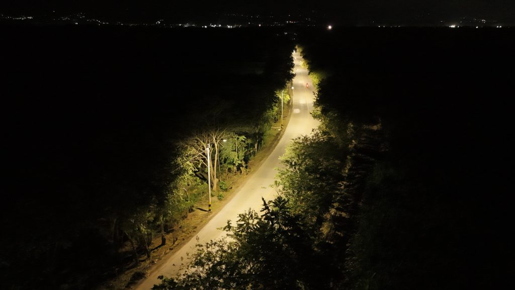 imagen aérea nocturna via iluminada rozo-coronado