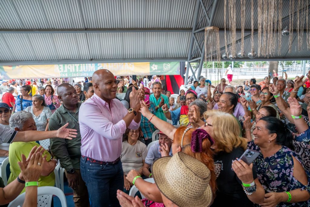 Palmira celebró a lo grande el Día Nacional del Adulto Mayor, con el Palmira Retro Fest