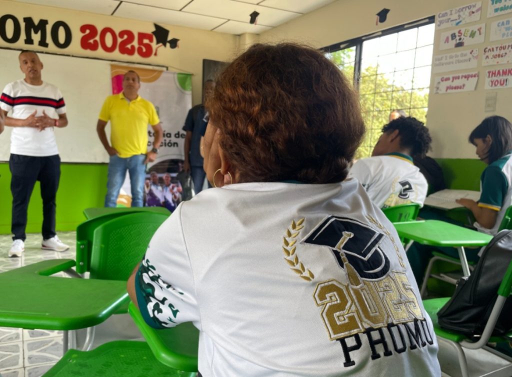 Alcalde Víctor Ramos impulsa oportunidades educativas con el Fondo Destacados