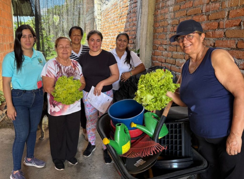 mujeres en huertas de palmira