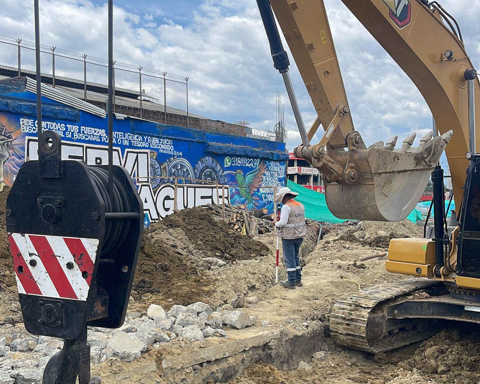 obras en el deprimido La Versallles