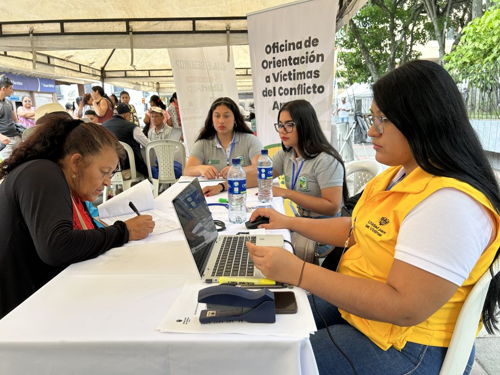 stand atencion victimas del conflicto