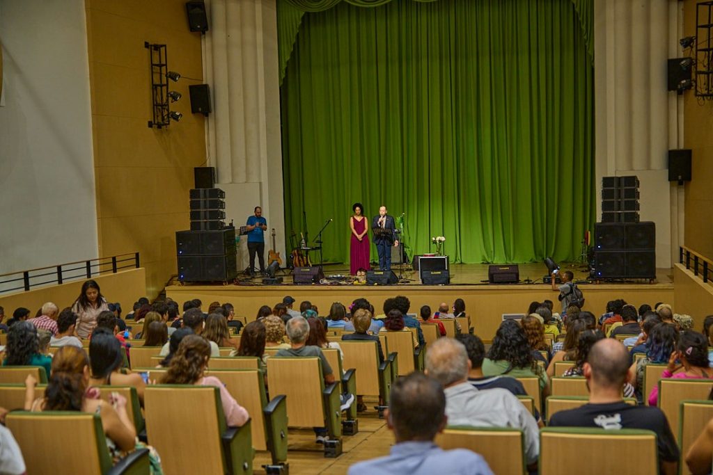 Presentación de grupo musical en blues and folk palmira 2025