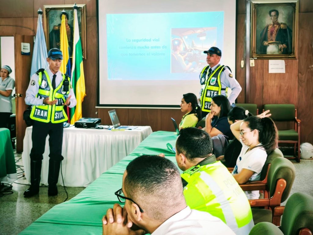 Seamos conductores ejemplares: conozcamos las señales de tránsito y evitemos accidentes en la vía