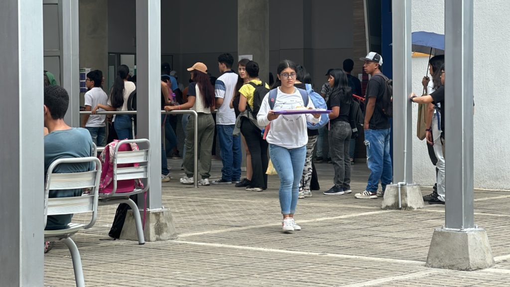 estudiantes universitarios