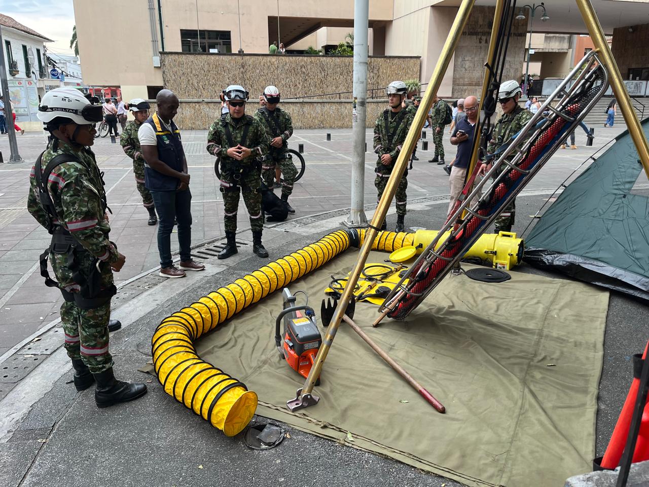 soldados fortalecen la atencion en riesgos