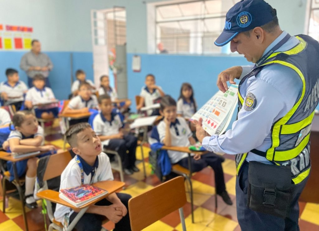 campaña pedagógica tránsito