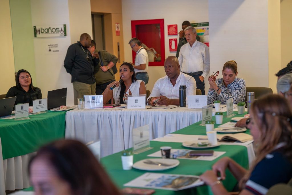 integrantes COMPOS reunión de trabajo