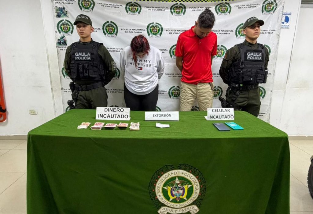 pareja de extosionistas