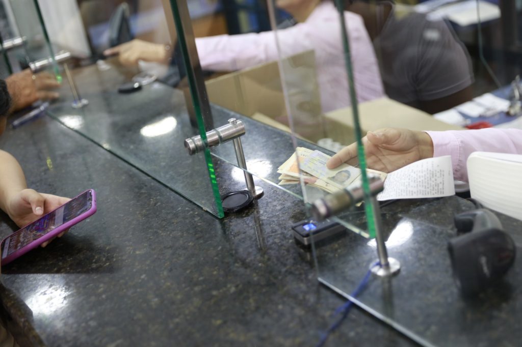 ventanilla bancanria con pago