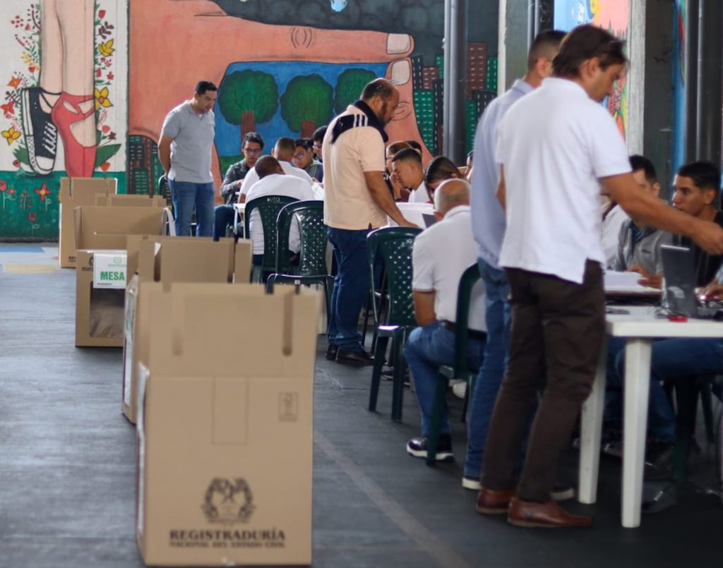 mesas electorales y votantes