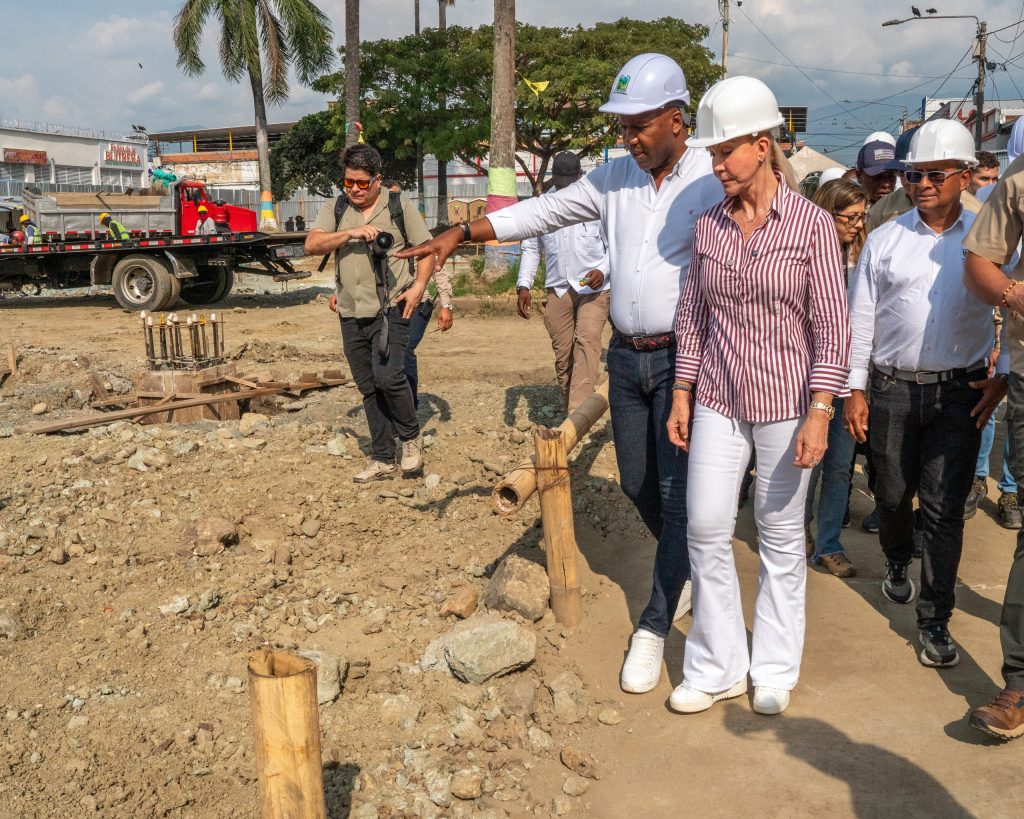 La Gobernadora, Dilian Francisca Toro encontró que la Gran Plaza de Mercado de Palmira tiene el doble de los avances esperados