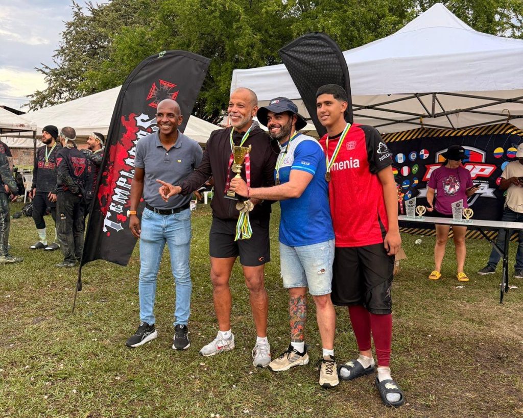 Gerente Imder con deportistas