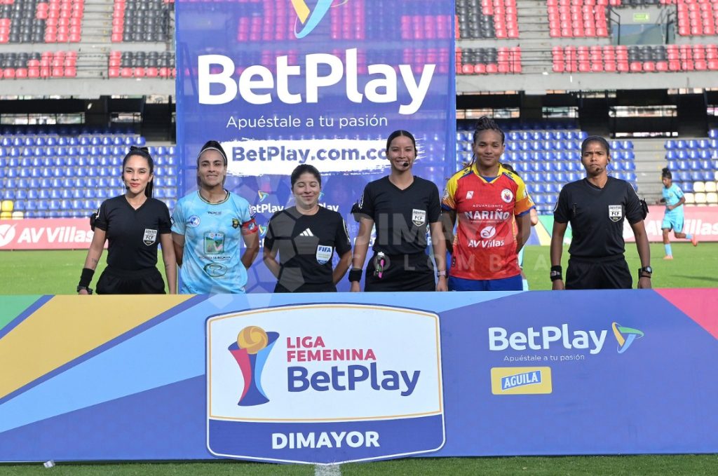 arbitros y capitanas equipos Internacional y Pasto