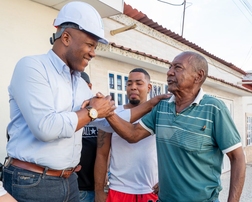 120426_AlcaldíaPalmira_VíctorRamos_via_LaEmilia