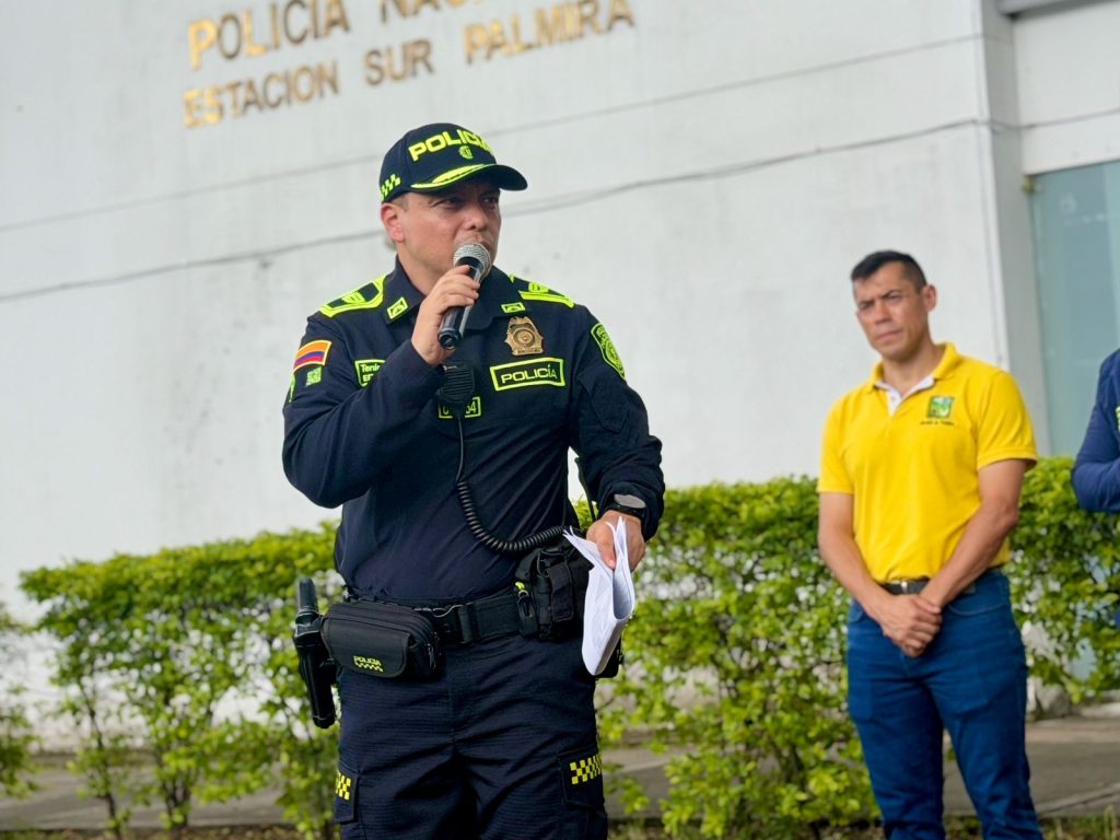 comanante de policia y secrretario de seguridad